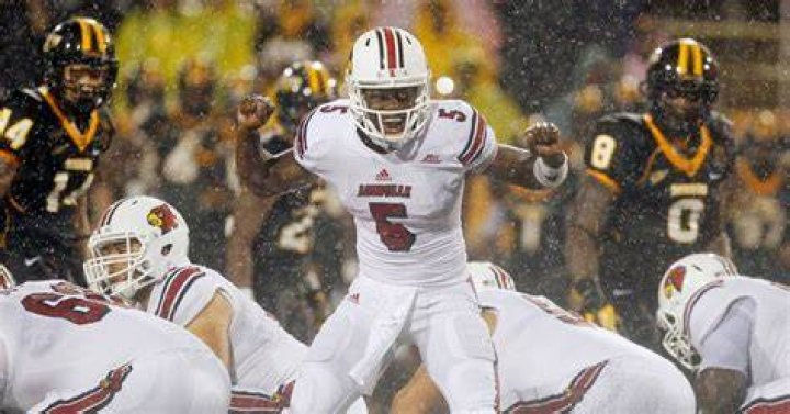 Can college football players unionize?