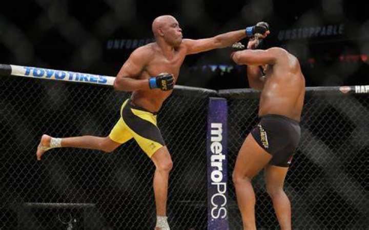 Did Anderson Silva Kickbox?