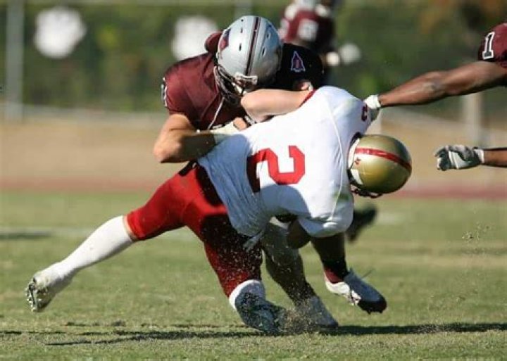 Do linebackers tackle?