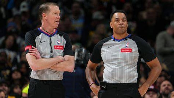Do NBA referees cheat?