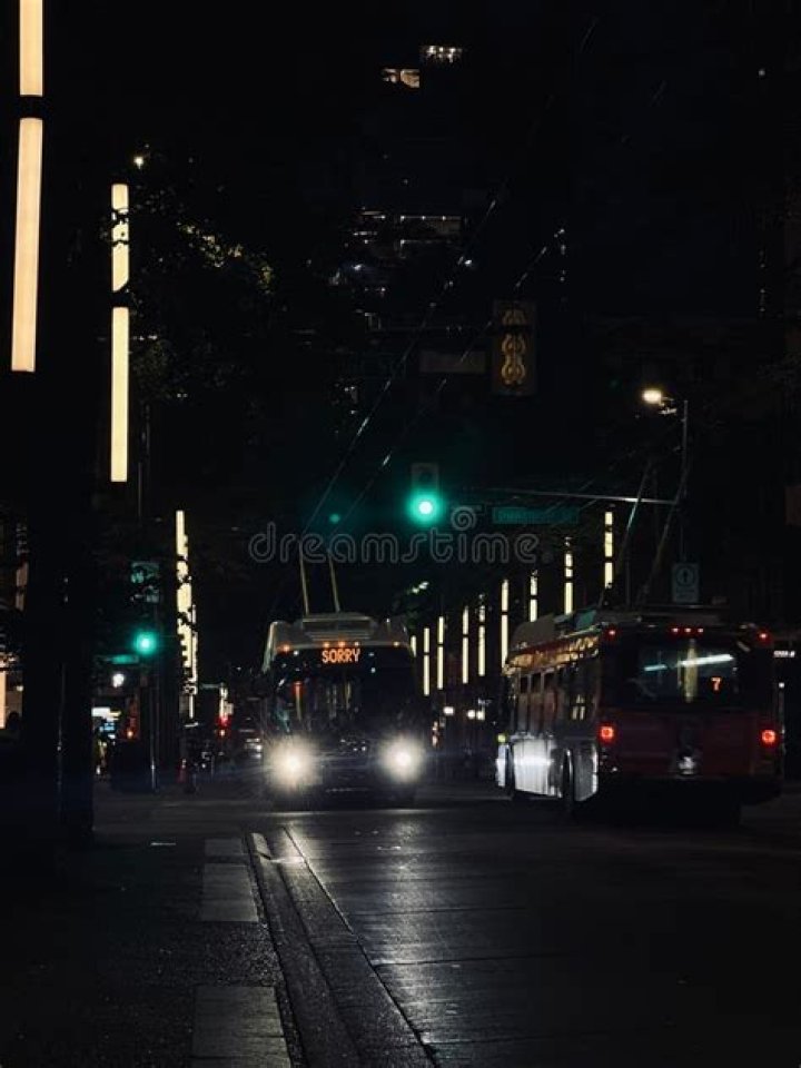 Do Vancouver buses run all night?