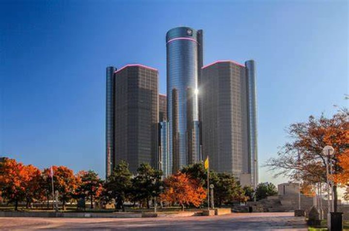 Does GM own the Renaissance Center?
