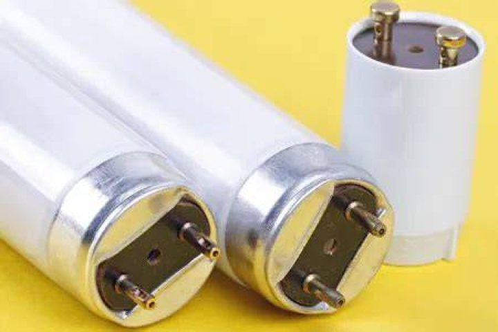 How do I know if my fluorescent starter is bad?
