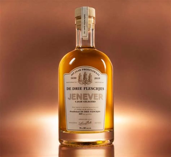 How do the Dutch drink jenever?