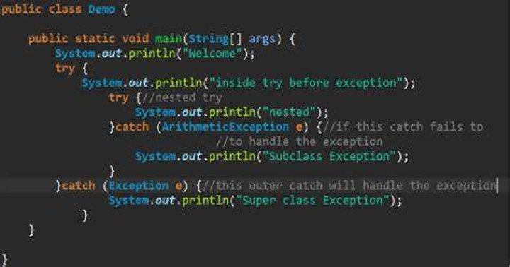 How do you catch exceptions in Scala?