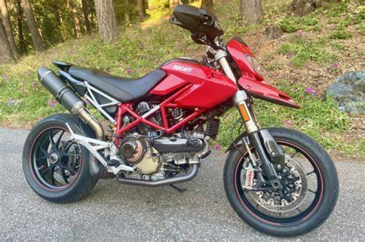 How fast is a Ducati Hypermotard 1100?