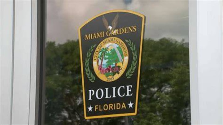 How many officers does Miami Gardens have?