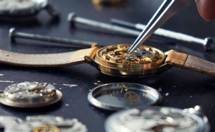How much does it cost to repair a vintage watch?