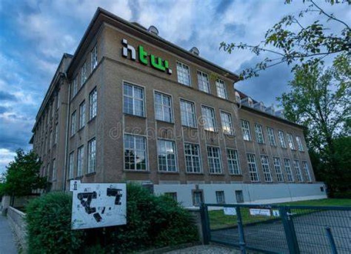 Is HTW Berlin private?