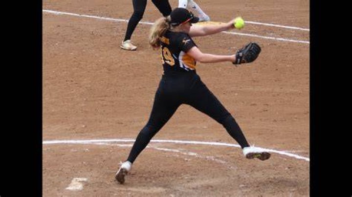 Is it good to be left handed in softball?