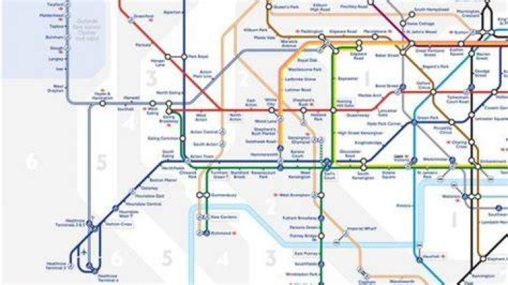 Is there a direct tube from Kings Cross to Paddington?