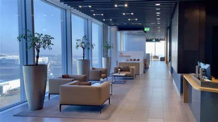 Is there a Lufthansa lounge in Munich airport?