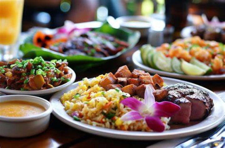 Is there tax on restaurant food in Hawaii?