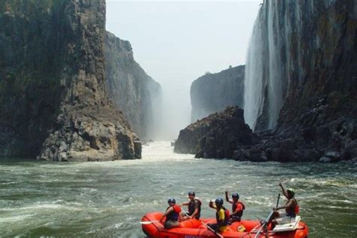 What class rapids is the Zambezi?