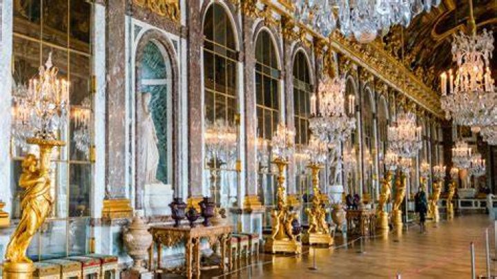 What does the Hall of Mirrors represent?