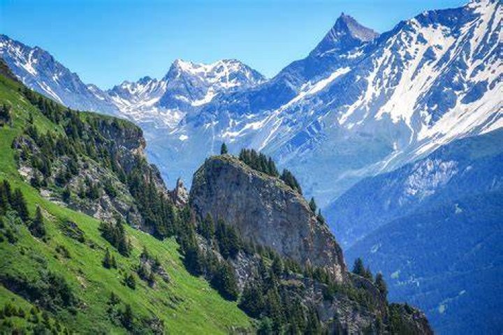 What is the French Alps known for?