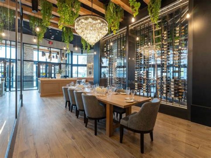 What restaurants are going into Tuscan village Salem NH?