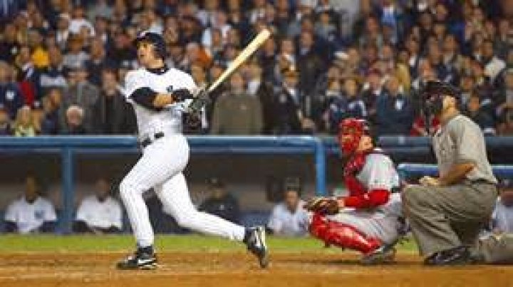 When did Aaron Boone hit the walk-off home run?