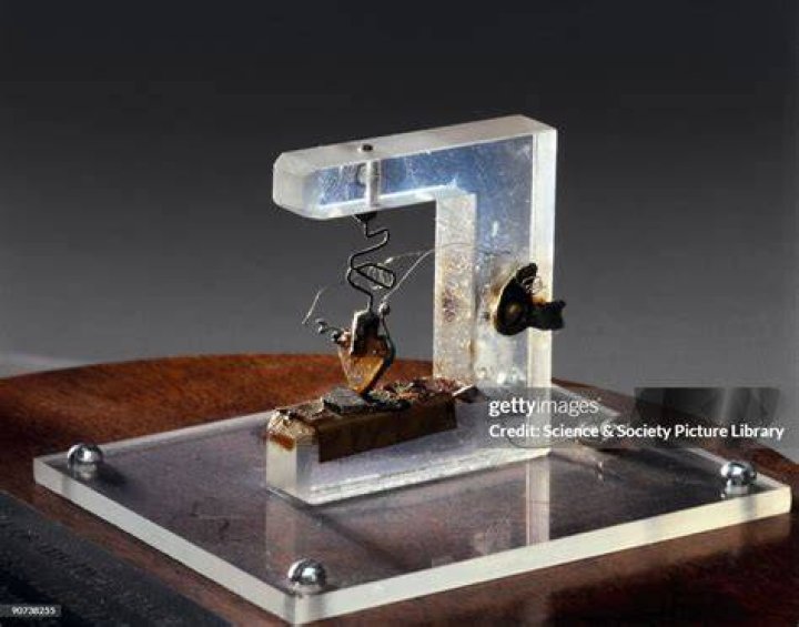 Which of these companies invented the transistor in 1947?