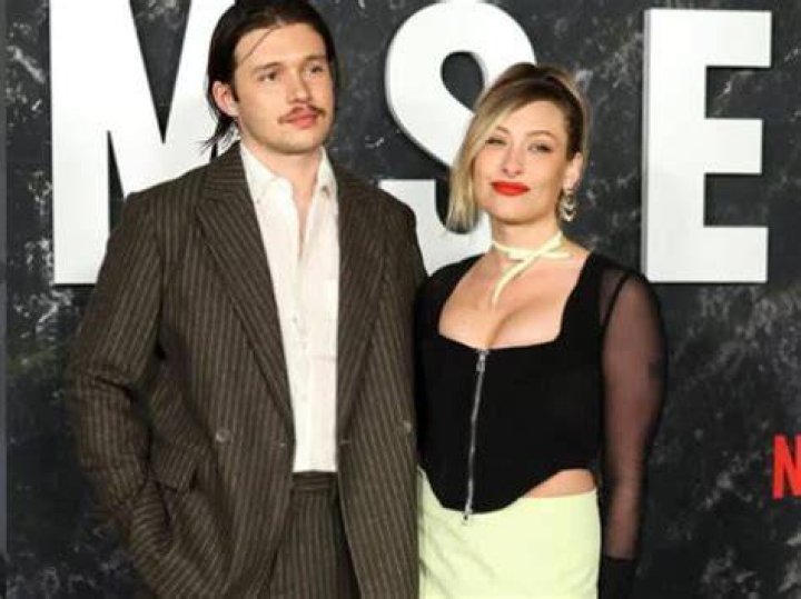 Who is Nick Robinson dating right now?