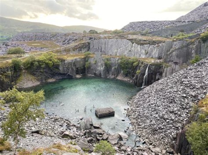 Why did dinorwic quarry close?
