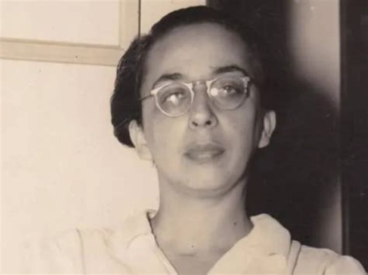 Why did Lota de Macedo Soares commit suicide?